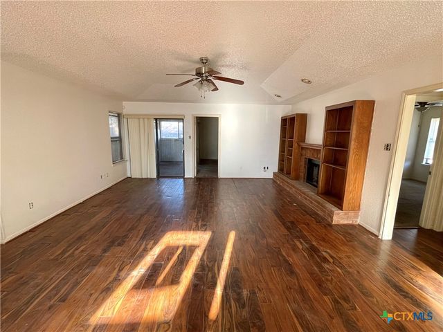 401 Highridge Cove, Killeen, TX 76543