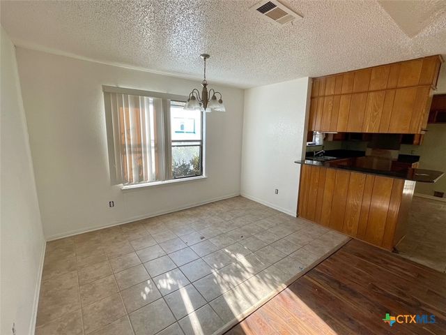 401 Highridge Cove, Killeen, TX 76543