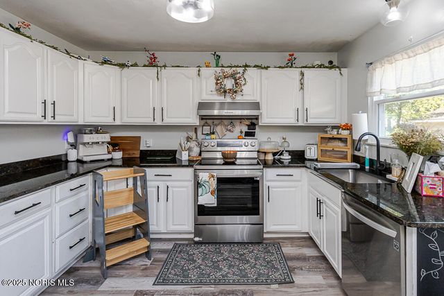 527 Grace Way, Rossford, OH 43460