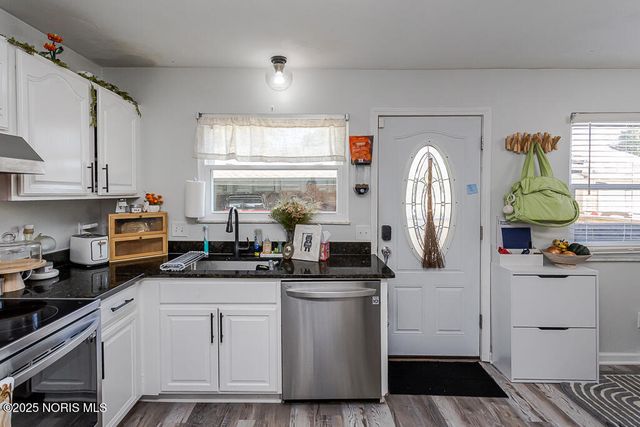 527 Grace Way, Rossford, OH 43460