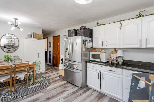 527 Grace Way, Rossford, OH 43460