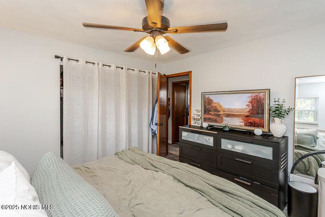 527 Grace Way, Rossford, OH 43460