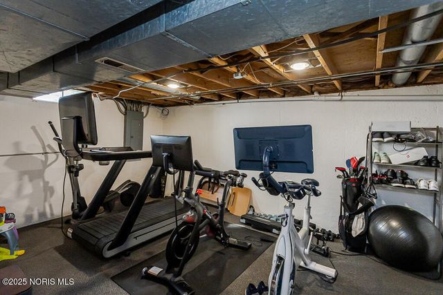 527 Grace Way, Rossford, OH 43460