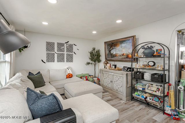 527 Grace Way, Rossford, OH 43460