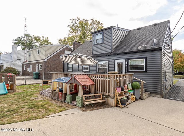 527 Grace Way, Rossford, OH 43460