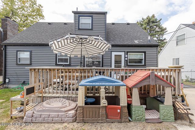 527 Grace Way, Rossford, OH 43460