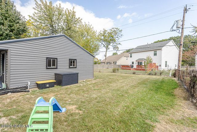 527 Grace Way, Rossford, OH 43460