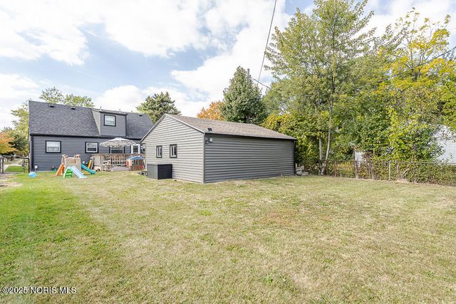 527 Grace Way, Rossford, OH 43460