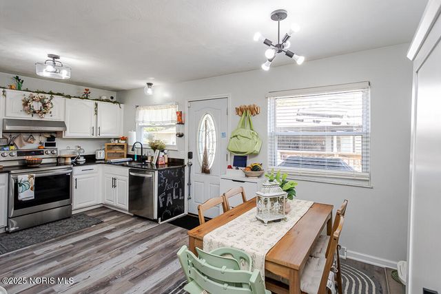 527 Grace Way, Rossford, OH 43460