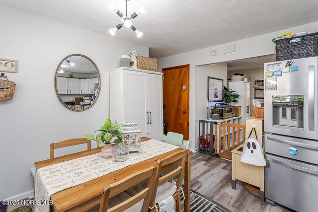 527 Grace Way, Rossford, OH 43460