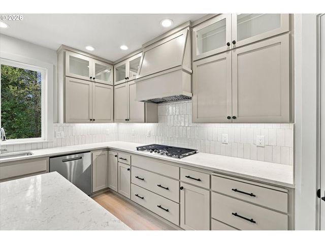 14181 Se Iseli, Clackamas, OR 97015