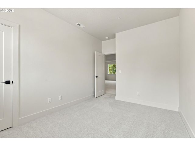 14181 Se Iseli, Clackamas, OR 97015