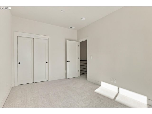 14181 Se Iseli, Clackamas, OR 97015