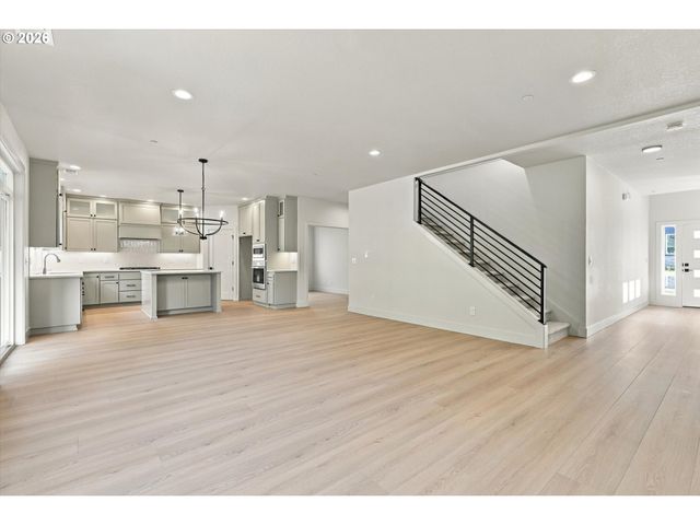 14181 Se Iseli, Clackamas, OR 97015