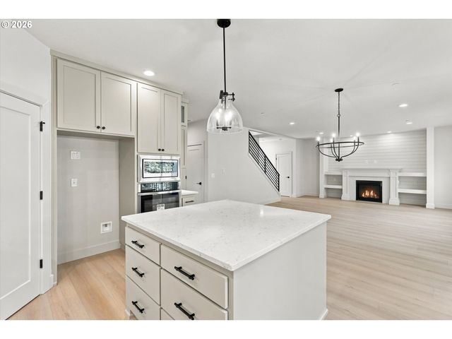 14181 Se Iseli, Clackamas, OR 97015