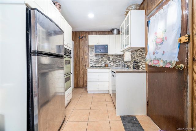 22731 111th Avenue, Queens Village, NY 11429