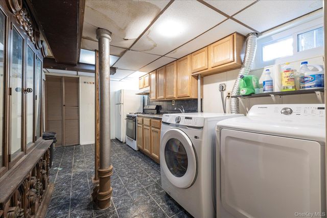 22731 111th Avenue, Queens Village, NY 11429