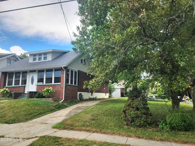 13 Detroit Avenue, Troy, NY 12180