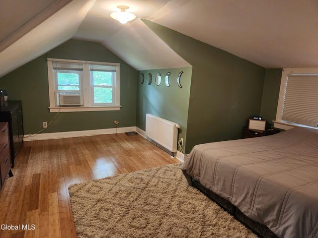 13 Detroit Avenue, Troy, NY 12180