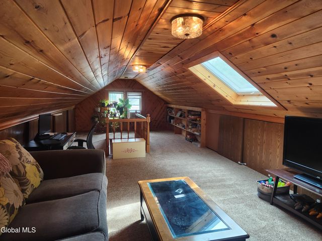 13 Detroit Avenue, Troy, NY 12180