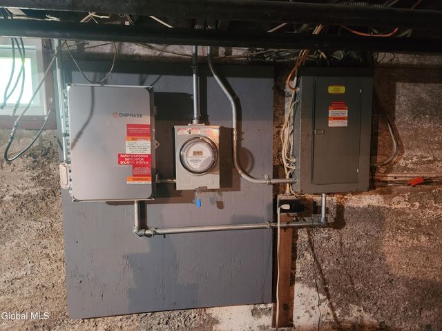 13 Detroit Avenue, Troy, NY 12180