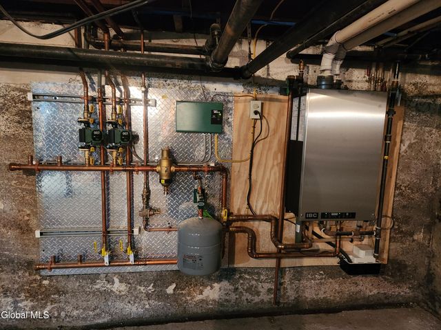 13 Detroit Avenue, Troy, NY 12180