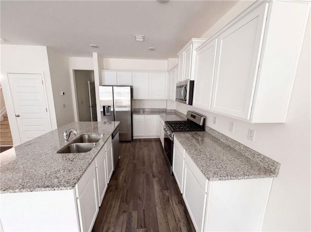 96 Silver Birch Pass, Newnan, GA 30265