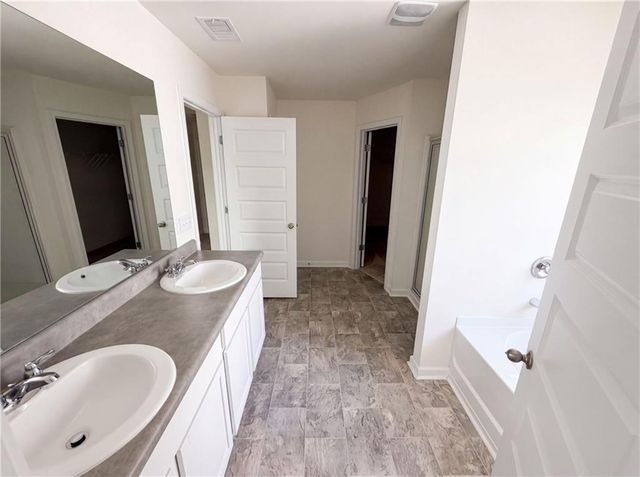 96 Silver Birch Pass, Newnan, GA 30265