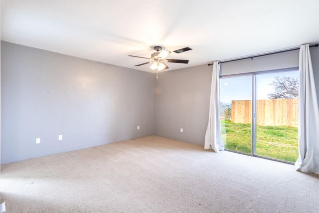 940 Golden Heights Court, Redding, CA 96003