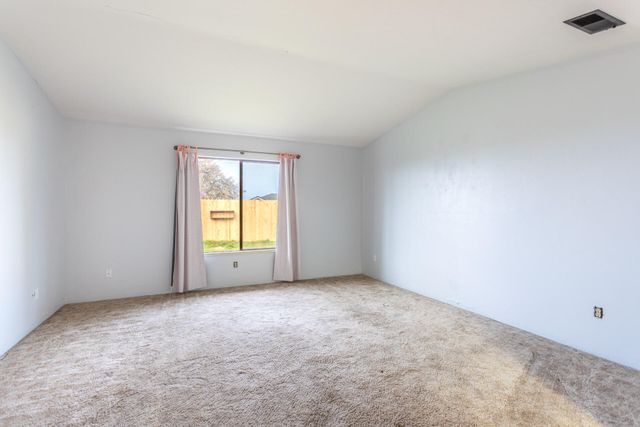 940 Golden Heights Court, Redding, CA 96003