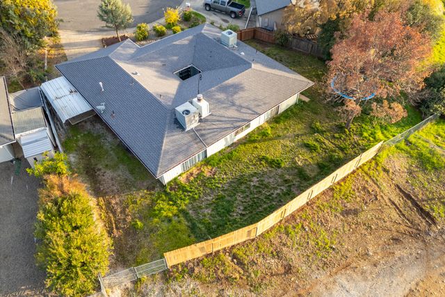 940 Golden Heights Court, Redding, CA 96003