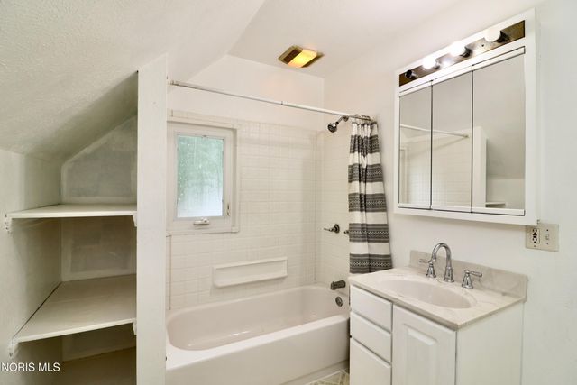 4317 Bellevista Drive, Toledo, OH 43612