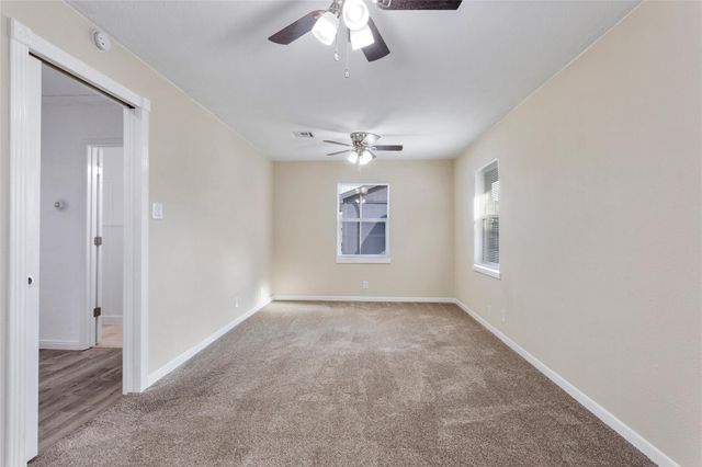 2918 15th Avenue N, Texas City, TX 77590