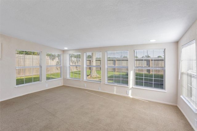 2918 15th Avenue N, Texas City, TX 77590