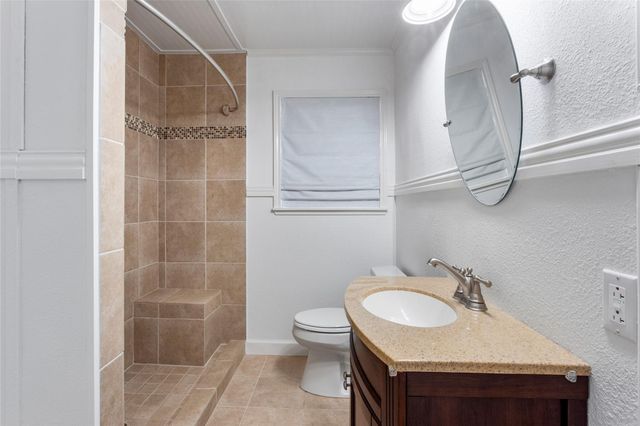 2918 15th Avenue N, Texas City, TX 77590