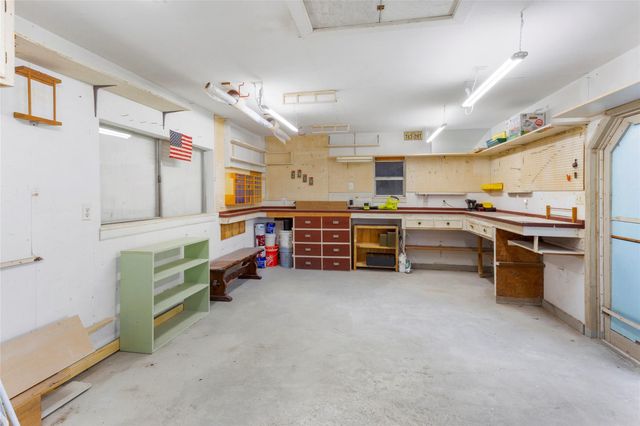 2918 15th Avenue N, Texas City, TX 77590