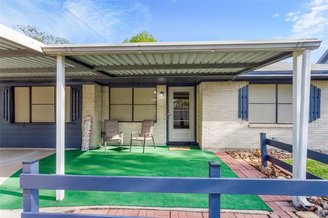 2918 15th Avenue N, Texas City, TX 77590