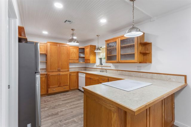 2918 15th Avenue N, Texas City, TX 77590