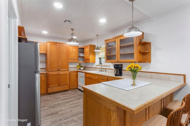 2918 15th Avenue N, Texas City, TX 77590