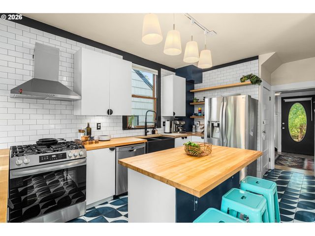 5517 N WILBUR Ave, Portland, OR 97217