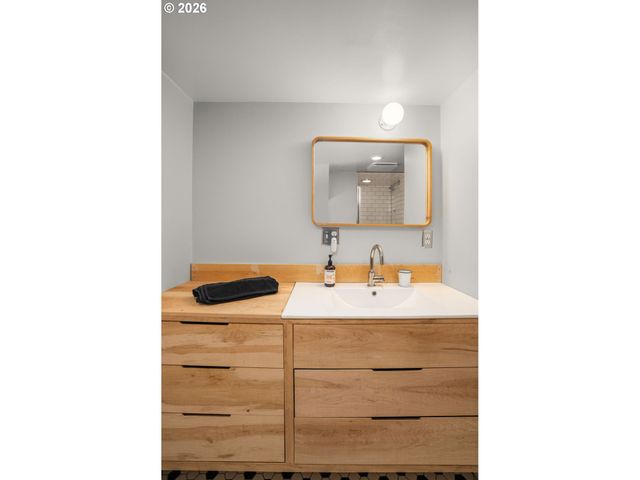 5517 N WILBUR Ave, Portland, OR 97217