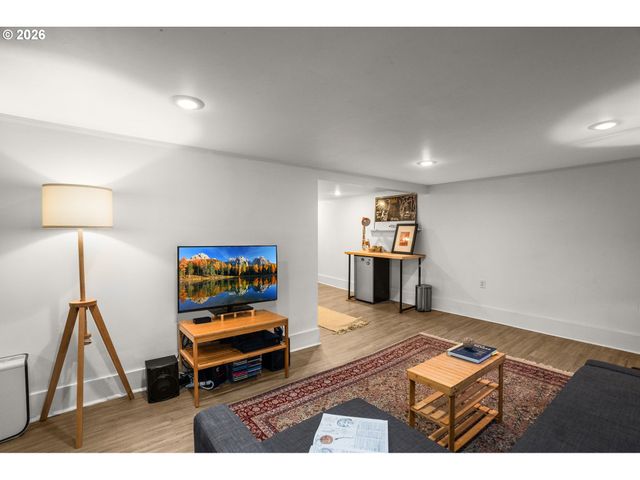 5517 N WILBUR Ave, Portland, OR 97217