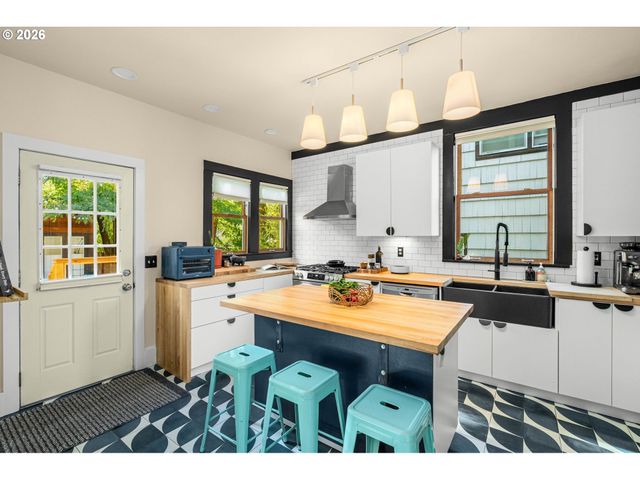 5517 N WILBUR Ave, Portland, OR 97217