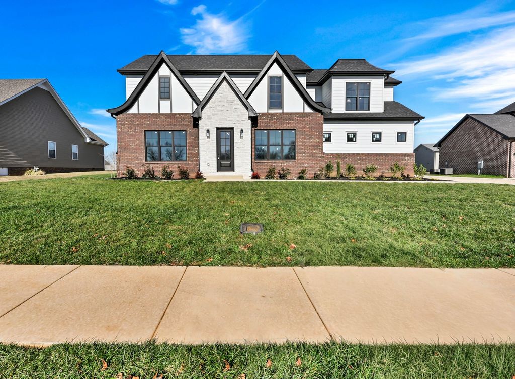 2457 Ellsworth Dr, Clarksville, TN 37043