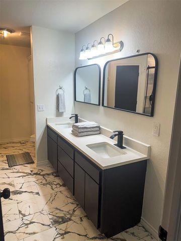 201 Bellgate Drive, Yukon, OK 73099