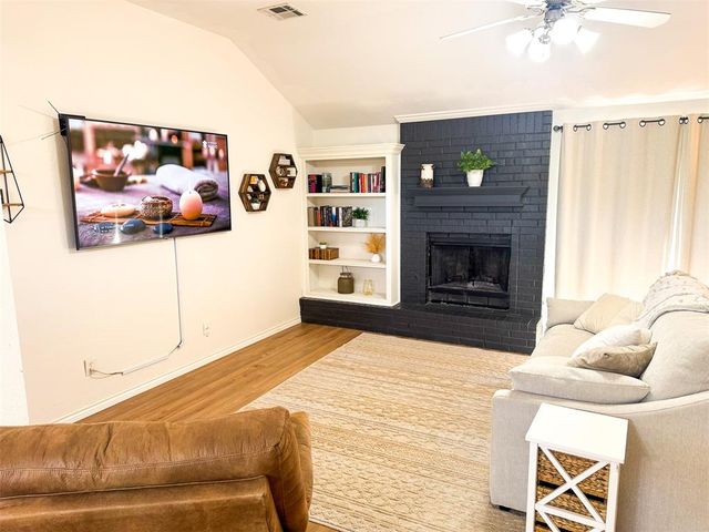 201 Bellgate Drive, Yukon, OK 73099