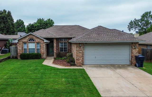 201 Bellgate Drive, Yukon, OK 73099