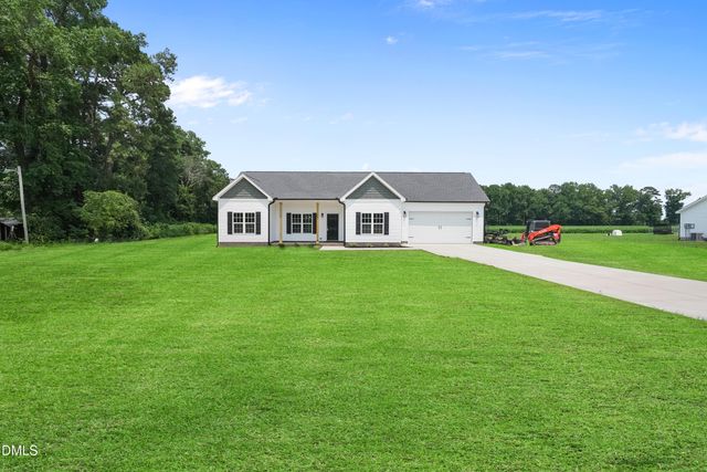 425 Bud Johnson Road, Newton Grove, NC 28366