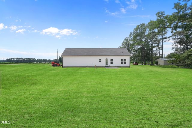 425 Bud Johnson Road, Newton Grove, NC 28366