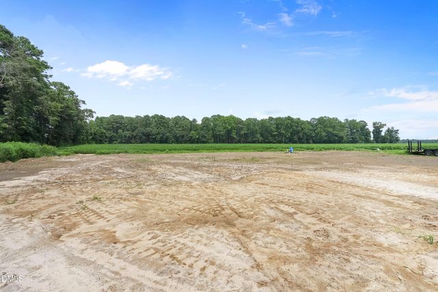 425 Bud Johnson Road, Newton Grove, NC 28366